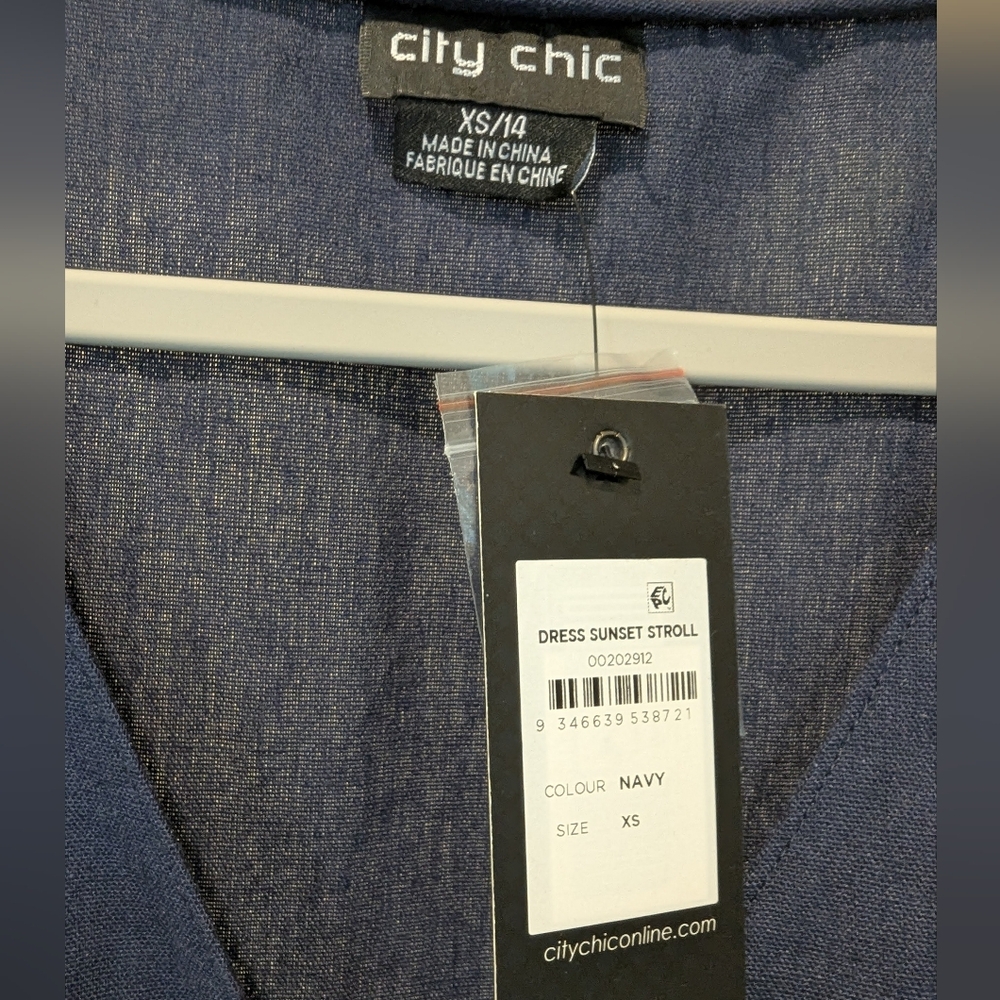 Brand new navy linen front-button dress, size 14 from City Chic - Picture 6 of 6